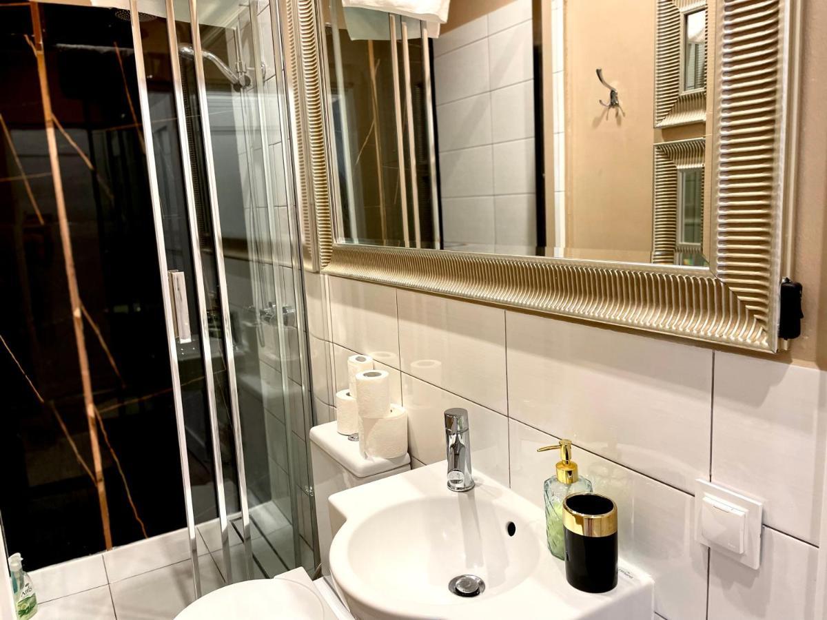 Cloud 9 King Size Bed - Old Town View Gdansk Ogarna Apartment Exterior photo